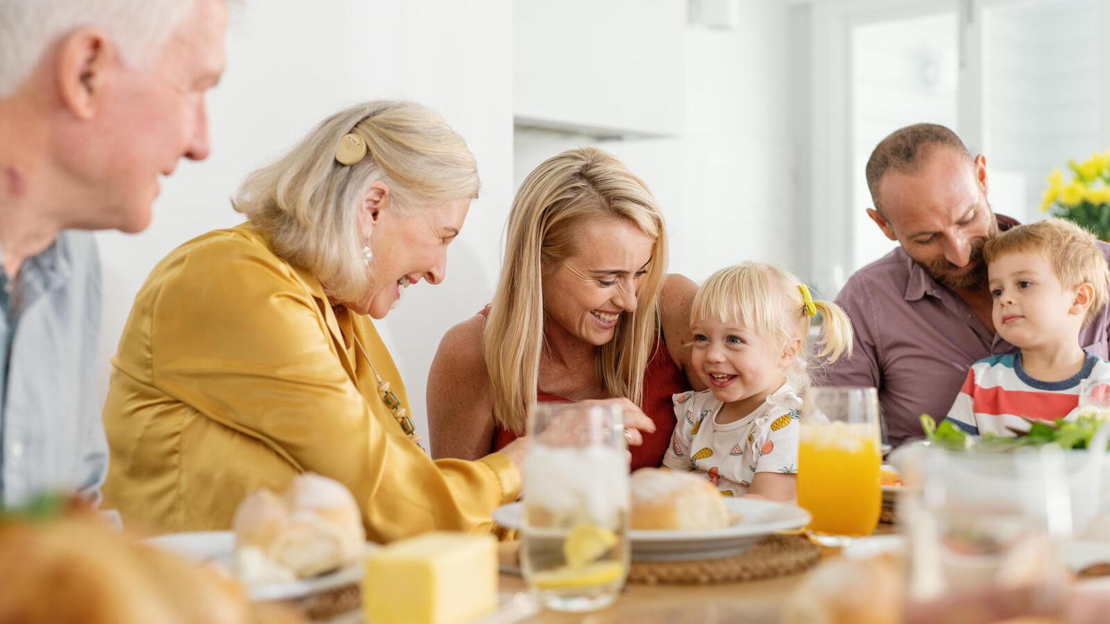 K2_SENIOR_DINNER_CAUC_2.jpg