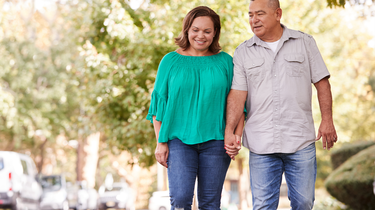 BahaAttractSystem-CoupleWalking-Baha_es.png